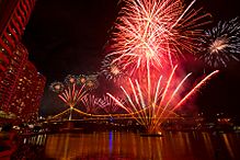 Brisbane Riverfire 2012 Festival fireworks on Story Bridge (IMG7323)