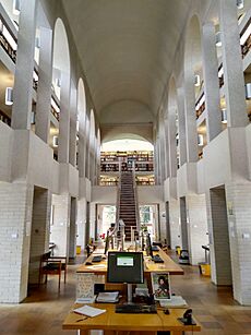 Cmglee Cambridge New Hall library