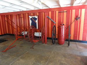 DSC01925 - Vista parcial antiguo equipo para combaitir fuego en el Museo del Parque Bombas, Ponce, Puerto Rico