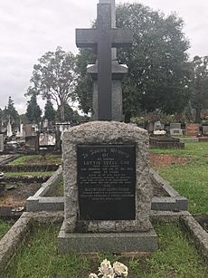 Grave of Lottie Lyell Cox Macquarie Park