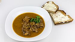 Oxtail soup with sliced bread-93321.jpg