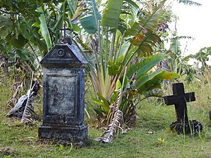 Sainte marie Madagascar pirate cemetery 2