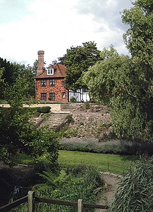 Southchurch Hall - geograph.org.uk - 228975