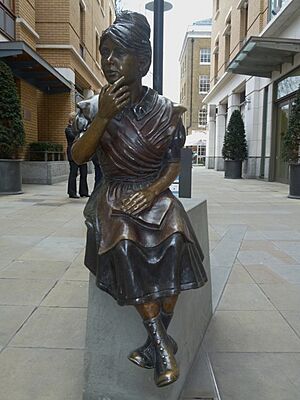 Thinking girl, Duke of York Square SW1