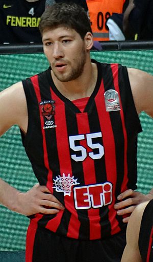 Viacheslav Kravtsov 55 Eskişehir Basket TSL 20180325 (cropped).jpg