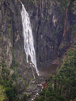 A371, Oxley Wild Rivers National Park, Australia, Wollomombi Falls, 2007