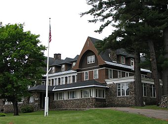 Administration Bldg, Adirondack Cottage Sanitarium.jpg