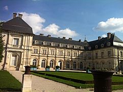 Château de Champlitte cour d'honneur