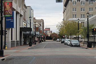 Downtown Third Street in Alexandria, LA IMG 4316