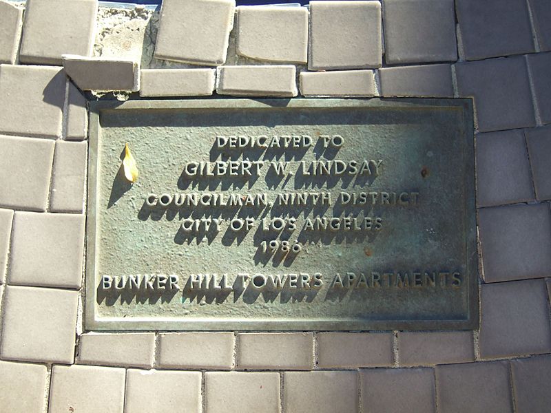 Gilbert-Lindsay-plaque-at-Bunker-Hill-Towers