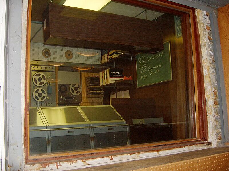 Hitsville U.S.A. Studio A control room (2005-10-08 13.40.40 by Global Reactions)
