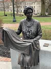 Laura Copenhaver VWM Statue.jpg