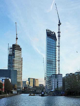Lexicon and Canaletto Towers, Islington, London.jpg
