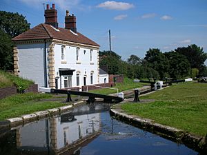 Perry Barr top lock and keepers cottage No 86