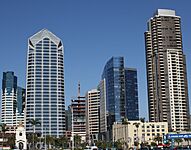 San Diego - California - Yacht Harbor with Hotels (cropped)