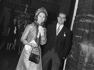 Aankomst van prins Juan Carlos van Bourbon en zijn vrouw prinses Sophia, Bestanddeelnr 919-0426 (cropped)