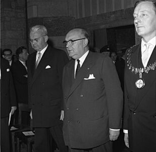 Bundesarchiv B 145 Bild-F004454-0010, Karlspreis Aachen, Verleihung an Paul-Henri Spaak