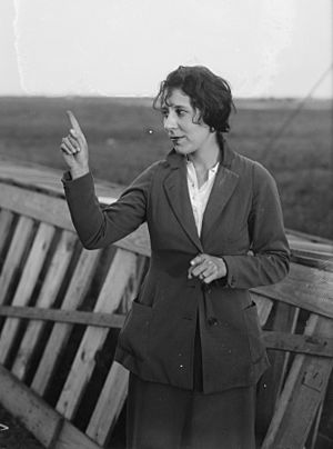 Dorothy Rice Sims in 1916 (cropped)