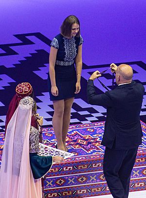 GM Muzychuk Anna receives her medal (29287140714) (cropped)