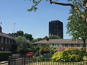 Grenfell Tower (35651730645)