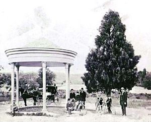 Hume Spring (c.1900) owned by Frank Hume (pictured far right)