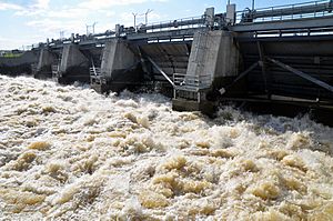 Lake Darling Dam releases 22,000 cfs June 27.jpg