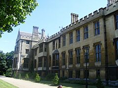 Lambeth Palace London - geograph.org.uk - 1092465