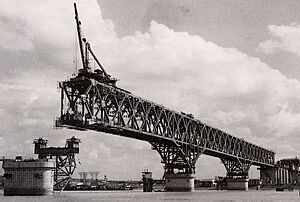 Nanjing Yangtze River Bridge in progress