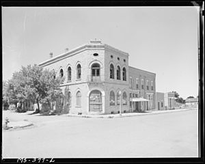 Old building on main street of Aguilar, 1946.