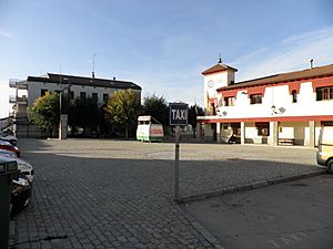 Plaza de San Pedro del Arroyo.jpg