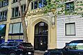 Seattle - entrance of 2005 Fifth Avenue 01