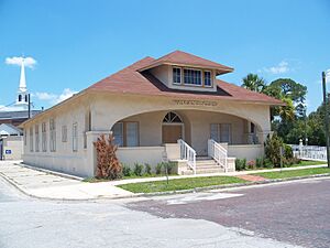 Starke Woman's Club01