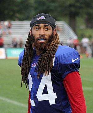 Stephon Gilmore 2015 (cropped)