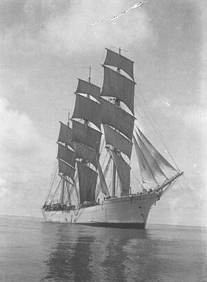 Three-masted training ship MERSEY viewed on the bow starboard quarter, 1908-1915 (11785933603)