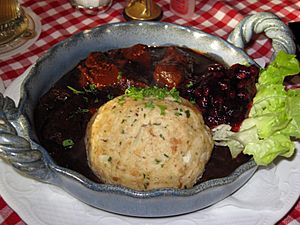 Venison goulash with Bavarian flour dumpling