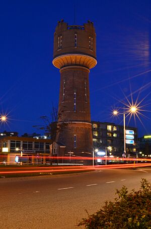 Watertoren in de avond