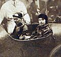 Yves Giraud-Cabantous vainqueur du Championnat automobile des Aviateurs, en juin 1929 (et madame)