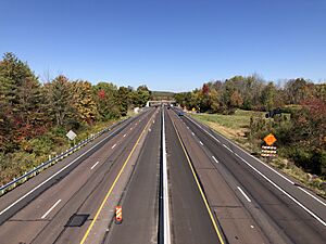 2022-10-14 13 04 04 View north along Pennsylvania State Route 309 (Sellersville Bypass) from the overpass for Lawn Avenue in West Rockhill Township, Bucks County, Pennsylvania