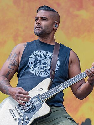 2023 Rock im Park - Sum 41 - Dave Baksh - by 2eight - ZSC3177 (cropped).jpg