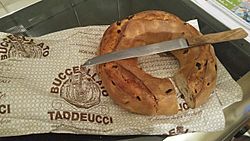 Buccellato di Lucca Taddeucci 01.jpg