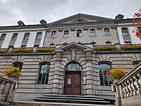 Entrance to the world's most beautiful police station 01