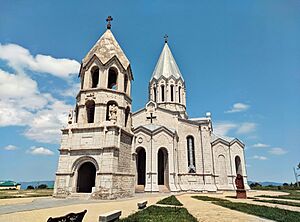 Ghazanchetsots Cathedral in June 2018.jpg