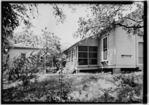 Historic American Buildings Survey, Arthur W. Stewart, Photographer May 11, 1936 EAST ELEVATION OF SOUTH WING, BACK AND SIDE. - Erskine House II, 513 East Nolte Street, Seguin, HABS TEX,94-SEGUI,7-4