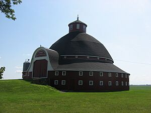 J.H. Manchester Round Barn, southern angle