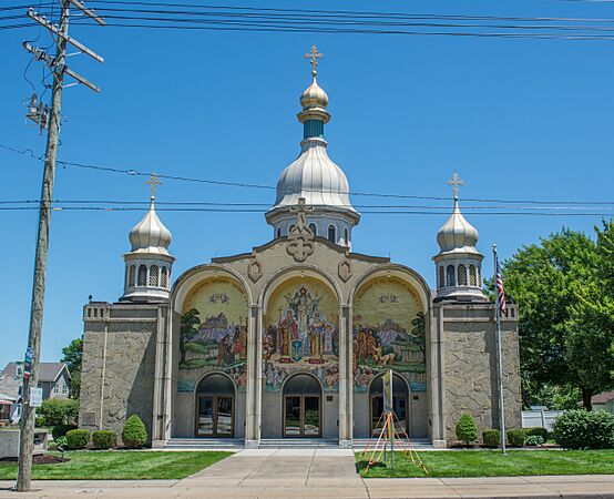 Looking E - St Vladimir's Ukrainian Orthodox Cathedral (48169289966)