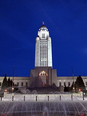 Nebraska State Capitol (at night, 2016), Lincoln, Nebraska, USA