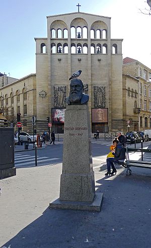 P1310467 Paris XVII place Tristan -Bernard rwk