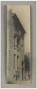 Photograph, Photograph of the Construction of a Mass-operational House Designed by Hector Guimard (No. 21), 1921 (CH 18387463)