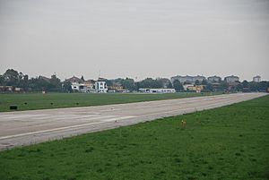 Terminal dell'aeroporto di Padova2.JPG