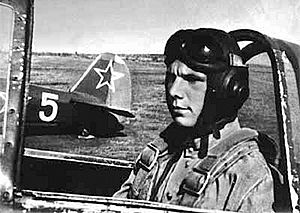 Yuri Gagarin como cadete del club de vuelo de Saratov
